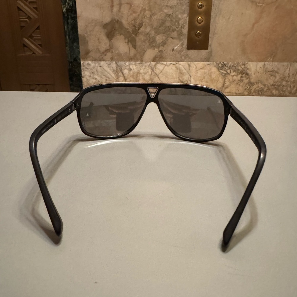 Louis Vuitton sunglasses z0843w931 - Picture 8 of 12